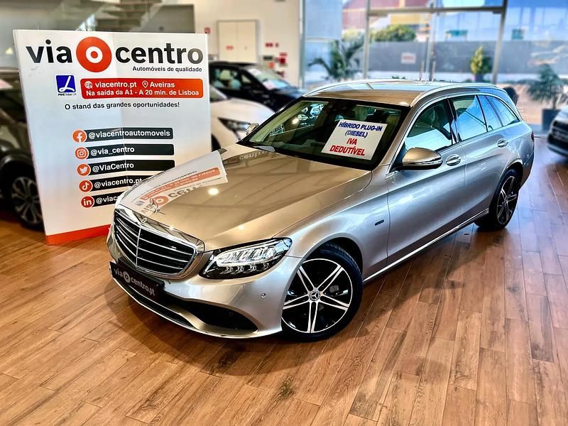 Usado Mercedes C300 Exclusive 306 HP (225 kW) 2020 Outro Carrinha