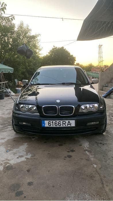 Usado 2001 BMW 320 Sedan | € 3.500 - Imagem 1/4