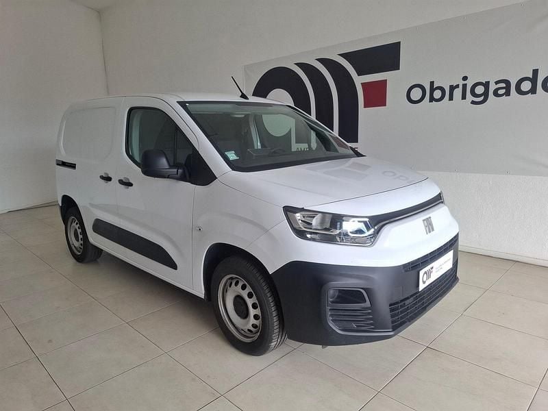 Branco Usado 2023 Fiat Doblò Monovolume | € 17.890 (Preço justo) - Imagem 1/4