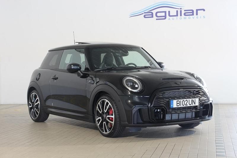 Preto Usado 2024 Mini John Cooper Works Citadino | € 39.900 (Preço justo) - Imagem 1/4