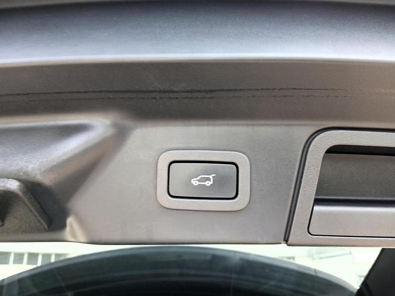 Usado Land Rover Range Rover Velar 241 HP (177 kW) 2019 Cinzento SUV