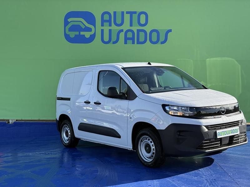 Usado Opel Combo 100 HP (73 kW) 2025 Branco