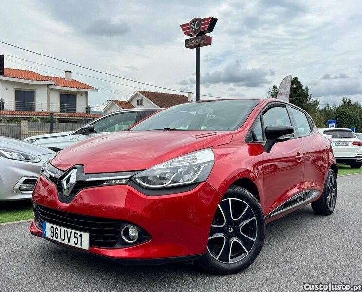 Vermelho Usado 2013 Renault Clio IV Dynamique Citadino | € 7.900 (Preço justo) - Imagem 1/1