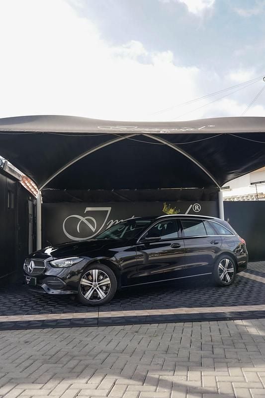 Preto Usado 2023 Mercedes C300e Avantgarde Carrinha | € 38.900 (Preço justo) - Imagem 1/4