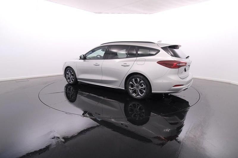 Usado Ford Focus 115 HP (84 kW) 2023 Cinzento Carrinha