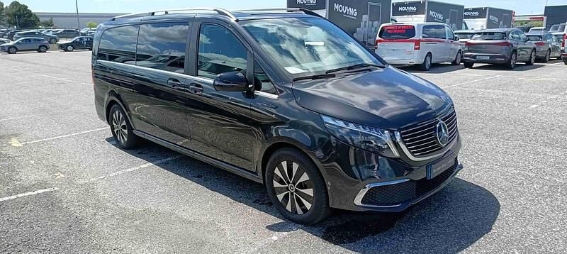 Cinzento Usado 2021 Mercedes EQV300 Monovolume | € 54.990 - Imagem 1/4