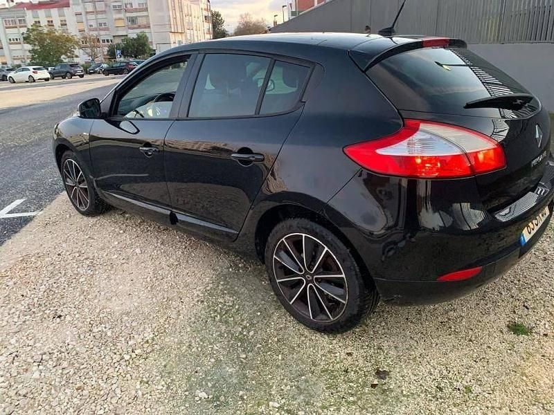 Usado Renault Mégane III Bose Edition 110 HP (80 kW) 2012 Preto