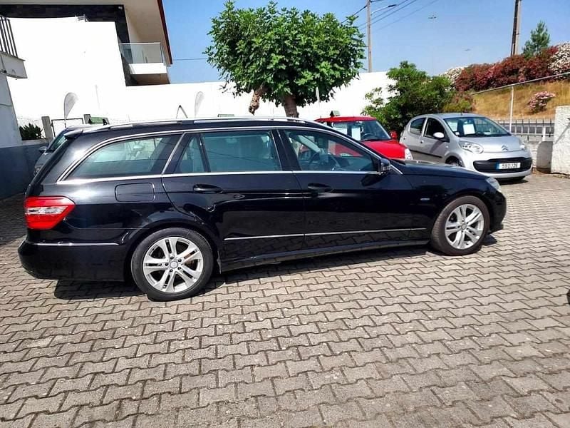 Preto Usado 2010 Mercedes E250 Carrinha | € 14.850 (Preço justo) - Imagem 1/4