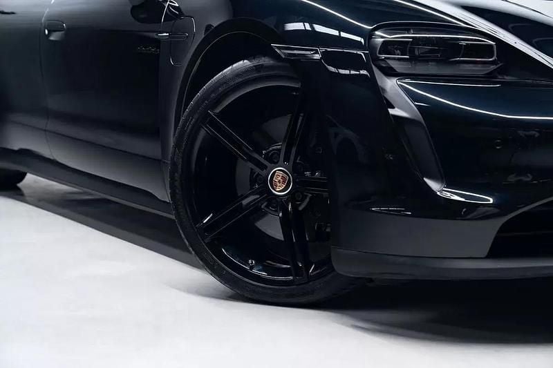 Usado Porsche Taycan Sport Turismo 319 kW (435 HP) 2023 Preto Carrinha