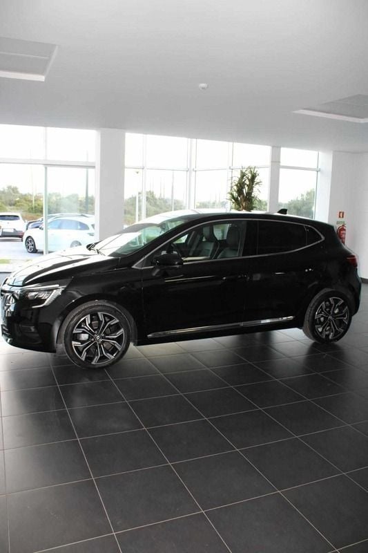 Preto Usado 2023 Renault Clio V SE Citadino | € 17.490 (Preço justo) - Imagem 1/4