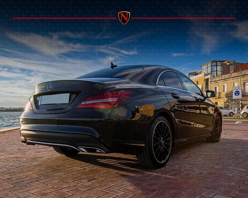 Usado Mercedes CLA180 109 HP (80 kW) 2017 Preto Sedan