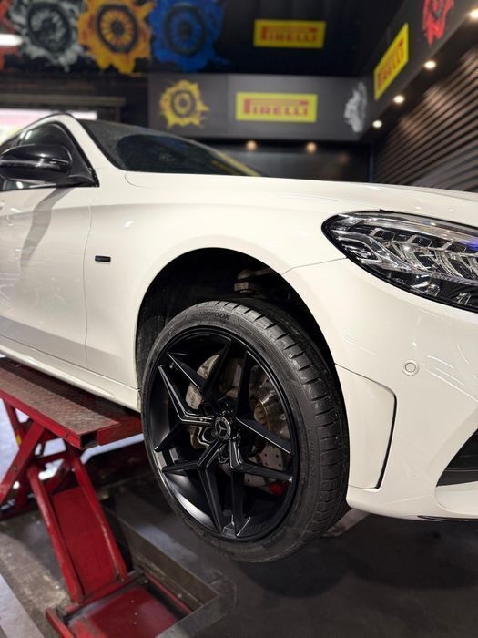 Usado 2020 Mercedes C300e AMG Sedan | € 30.500 (Preço justo) - Imagem 1/4
