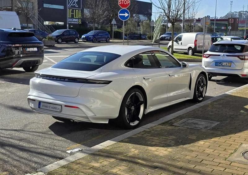 Usado Porsche Taycan 389 kW (530 HP) 2020 Branco Sedan