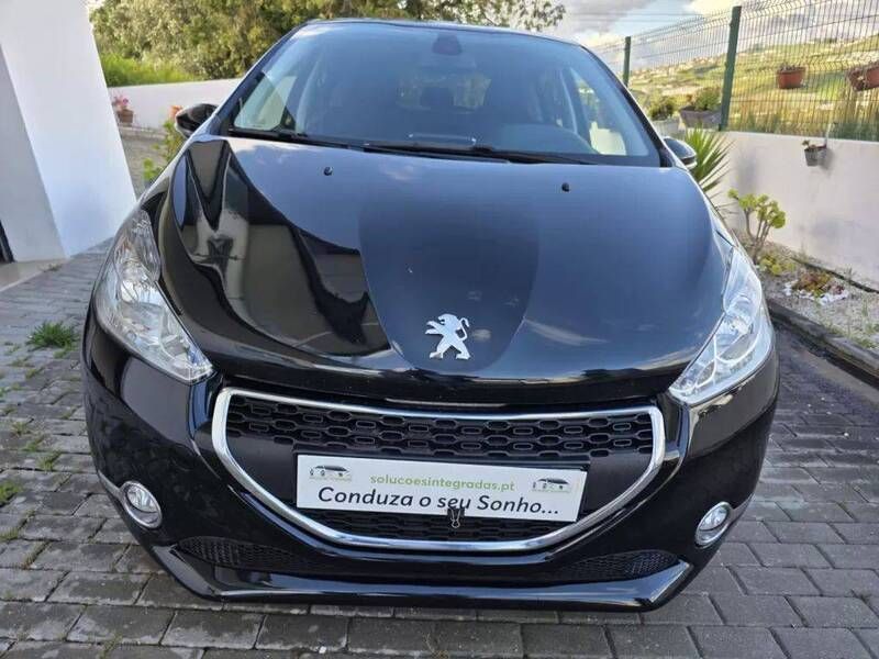 Preto Usado 2013 Peugeot 208 Active Citadino | € 8.900 (Preço justo) - Imagem 1/4