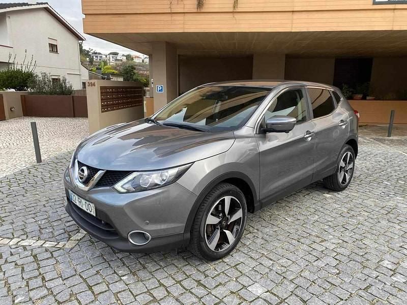 Usado Nissan Qashqai 110 HP (80 kW) 2016 Cinzento SUV