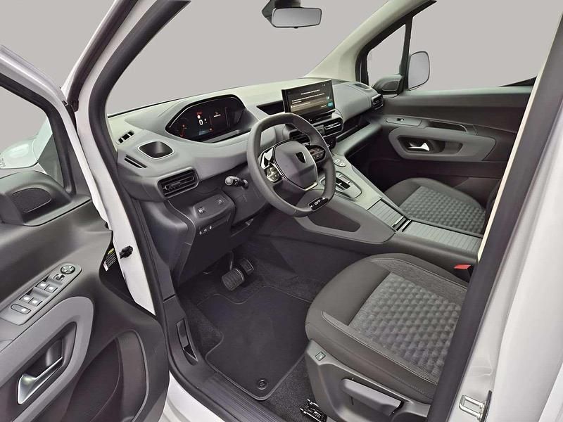 Branco Novo 2025 Peugeot e-Rifter GT Monovolume | € 47.000 - Imagem 1/4
