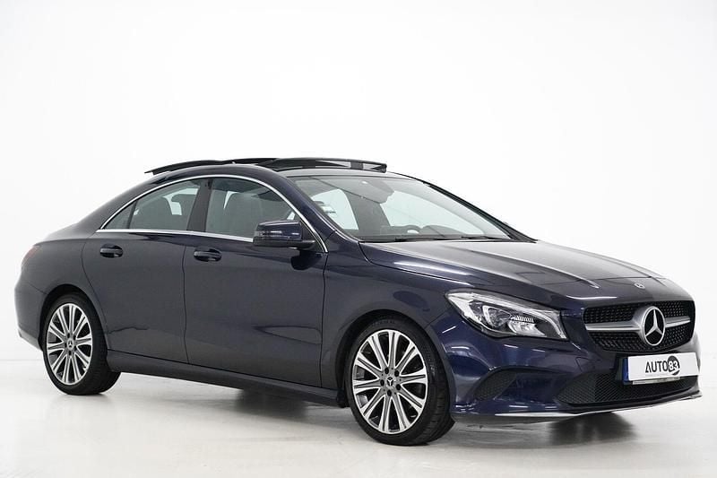 Azul Usado 2018 Mercedes CLA180 Urban Sedan | € 21.990 (Preço justo) - Imagem 1/1