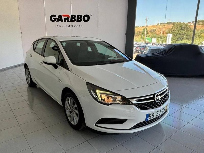 Usado Opel Astra Business Edition 110 HP (80 kW) 2019 Branco