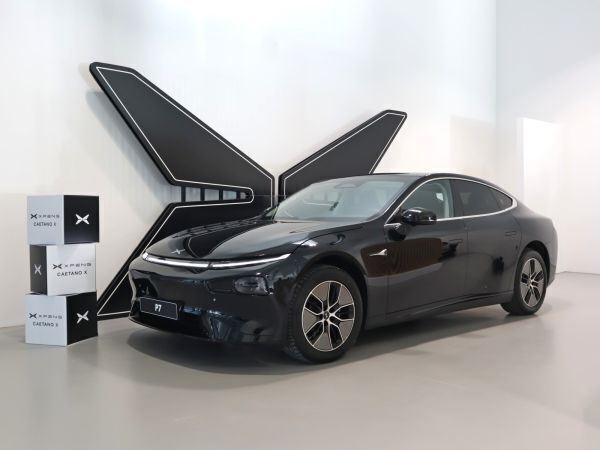 Preto Usado 2024 XPENG P7 Sedan | € 49.000 - Imagem 1/4