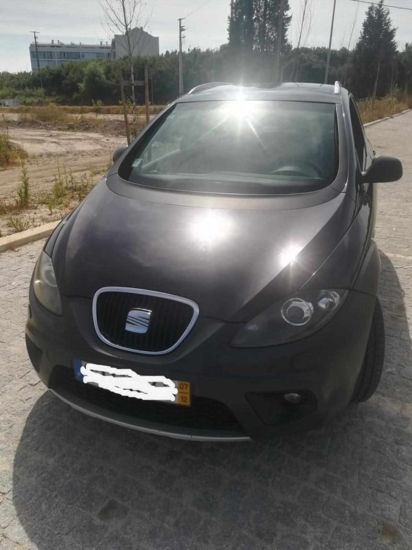 Preto Usado 2007 Seat Altea XL Monovolume | € 8.199 - Imagem 1/4