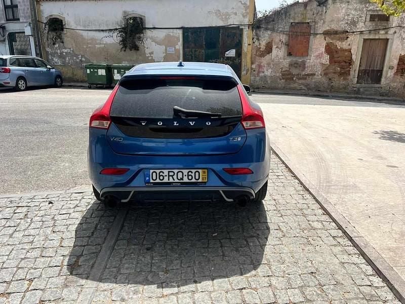 Azul Usado 2016 Volvo V40 Carrinha | € 16.500 (Preço justo) - Imagem 1/4
