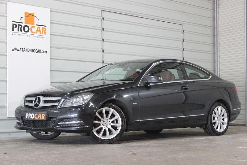 Preto Usado 2012 Mercedes C220 Coupé | € 16.750 - Imagem 1/4