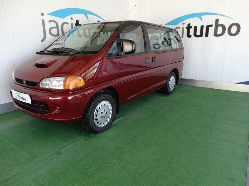 Vermelho Usado 1996 Mitsubishi Space Gear Monovolume | € 8.900 - Imagem 1/4