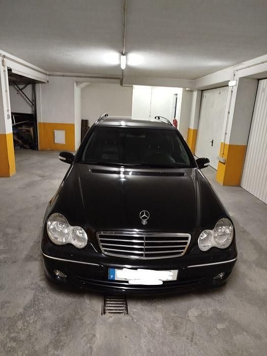 Usado 2004 Mercedes C220 Sedan | € 7.900 - Imagem 1/4