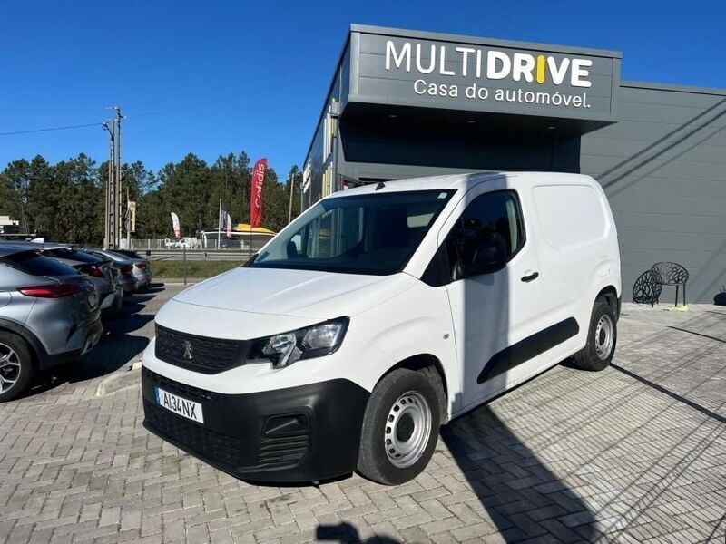 Branco Usado 2021 Peugeot Partner Monovolume | € 14.500 (Preço justo) - Imagem 1/4