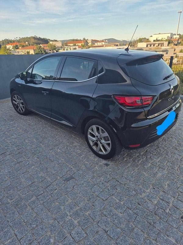 Preto Usado 2019 Renault Clio GrandTour Carrinha | € 8.750 (Bom preço) - Imagem 1/4