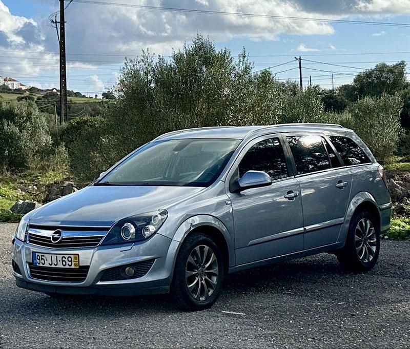 Usado 2010 Opel Astra Cosmo Sedan | € 2.250 (Super Preço) - Imagem 1/4