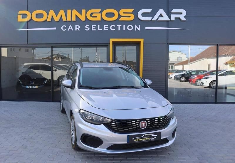 Cinza Usado 2017 Fiat Tipo Lounge Sedan | € 11.500 (Preço justo) - Imagem 1/4