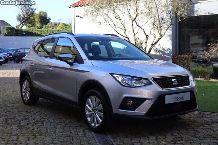 Cinza Usado 2020 Seat Arona Style SUV | € 18.450 (Preço justo) - Imagem 1/1