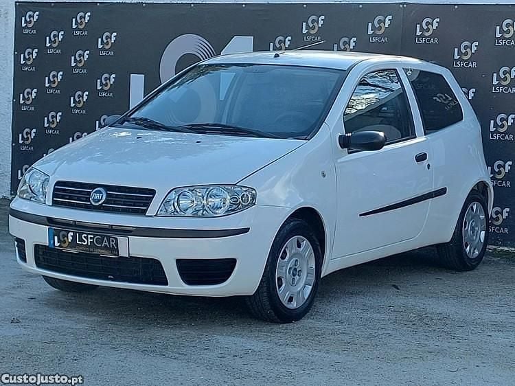 Usado Fiat Punto 70 HP (51 kW) 2006 Branco Van