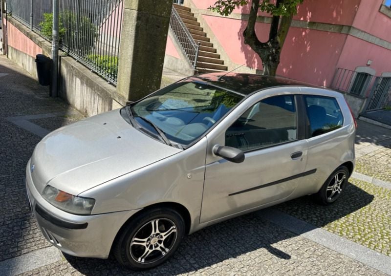 Cinzento Usado 2000 Fiat Punto Citadino | € 1.750 (Preço justo) - Imagem 1/4