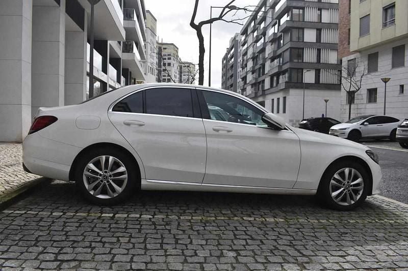 Usado Mercedes C200 184 HP (135 kW) 2019 Branco Sedan