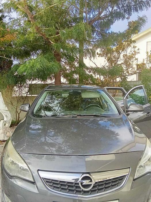 Usado 2011 Opel Astra Cosmo Carrinha | € 4.500 (Bom preço) - Imagem 1/4