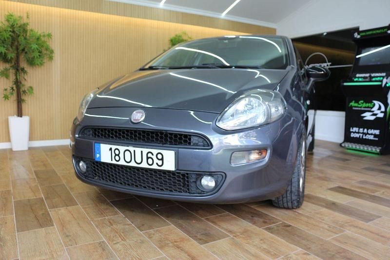 Usado Fiat Punto Evo 85 HP (62 kW) 2014 Cinzento Citadino