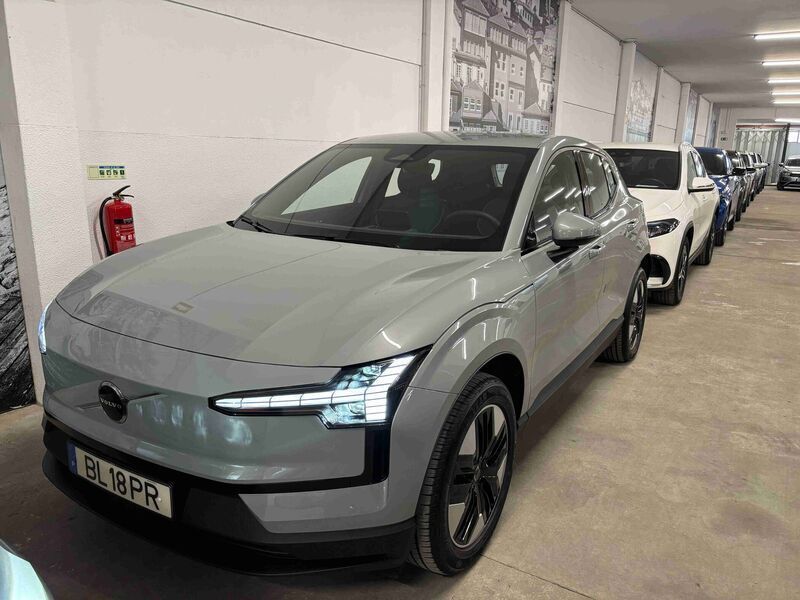 Cinzento Novo 2024 Volvo EX30 Core SUV | € 42.490 (Preço elevado) - Imagem 1/4