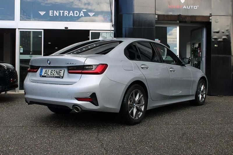 Usado BMW 320e 204 HP (150 kW) 2021 Cinza prata Sedan