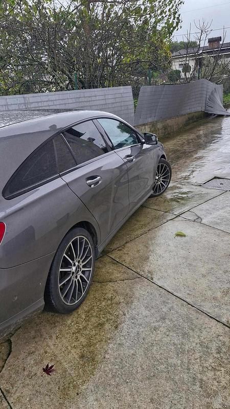 Usado Mercedes CLA200 Shooting Brake 136 HP (100 kW) 2016 Cinzento Carrinha