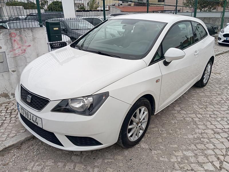 Usado Seat Ibiza Reference 70 HP (51 kW) 2013 Branco