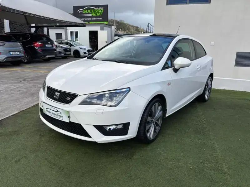 Branco Usado 2015 Seat Ibiza SC FR Citadino | € 15.990 - Imagem 1/4