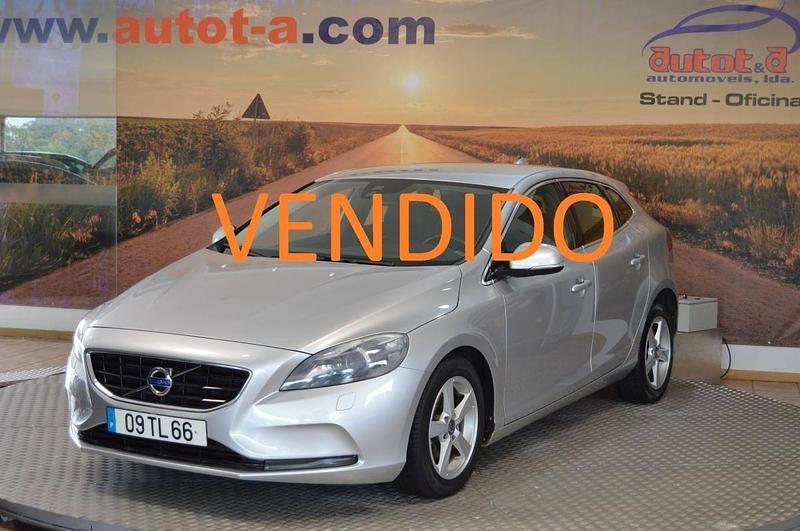 Antracite Usado 2014 Volvo V40 Momentum Carrinha | € 10.500 (Preço justo) - Imagem 1/4