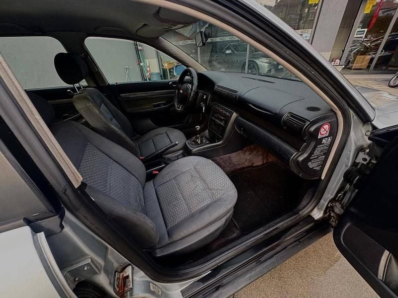 Cinza Usado 1996 Audi A4 Sport Carrinha | € 1.250 - Imagem 1/1