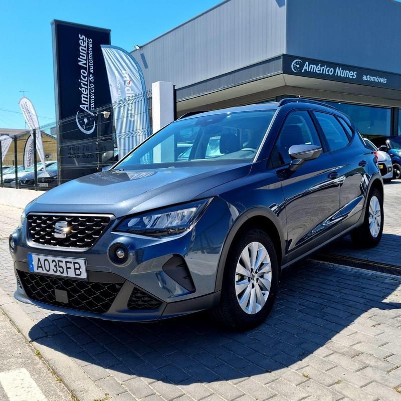 Cinza Usado 2022 Seat Arona Reference SUV | € 18.300 (Preço elevado) - Imagem 1/4