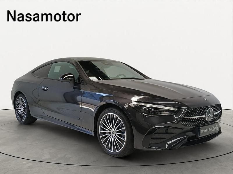 Rosa Usado 2025 Mercedes E300 Coupé | € 66.800 (Bom preço) - Imagem 1/4