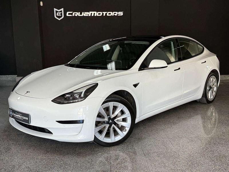 Branco Usado 2022 Tesla Model 3 Sedan | € 28.900 (Bom preço) - Imagem 1/4