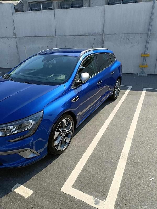 Azul Usado 2017 Renault Mégane GrandTour Carrinha | € 13.000 (Bom preço) - Imagem 1/4