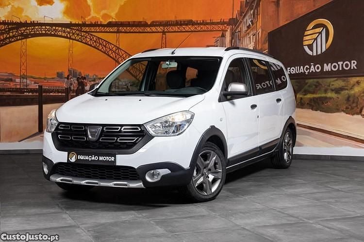 Branco Usado 2018 Dacia Lodgy Stepway Monovolume | € 13.900 (Preço justo) - Imagem 1/1